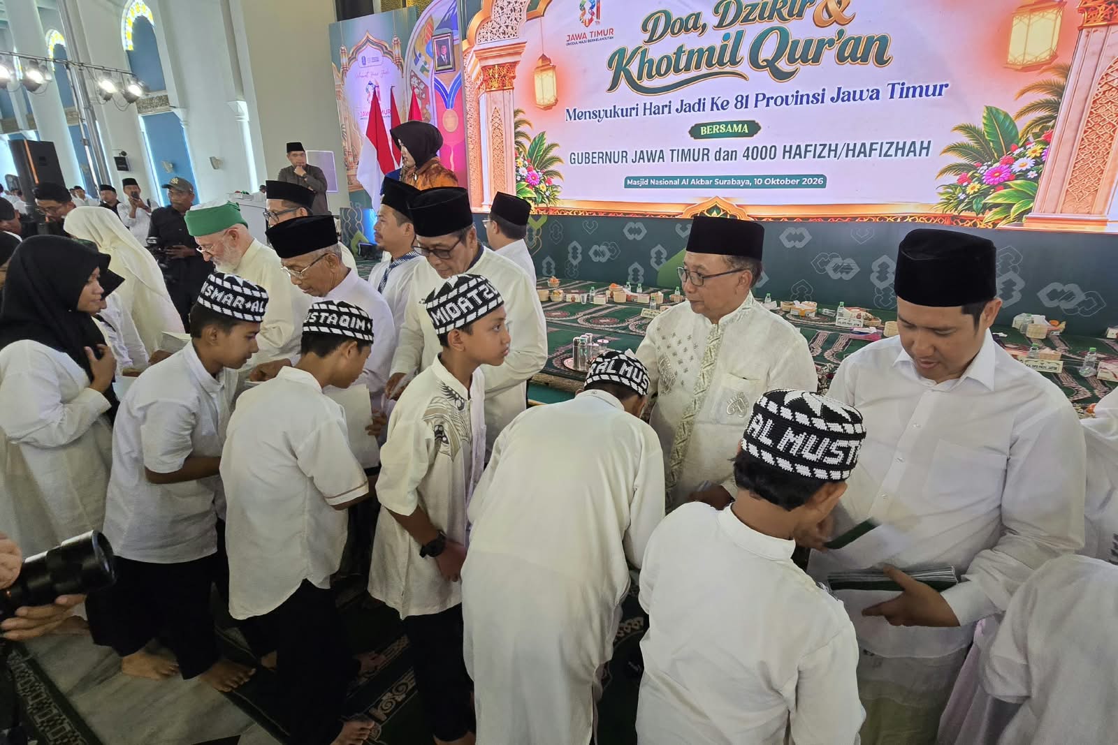 Khotmil Quran Bersama 4.000 Hafiz / Hafizhah Iringi HUT ke-81 Jatim, BAZNAS Santuni 81 Anak Yatim